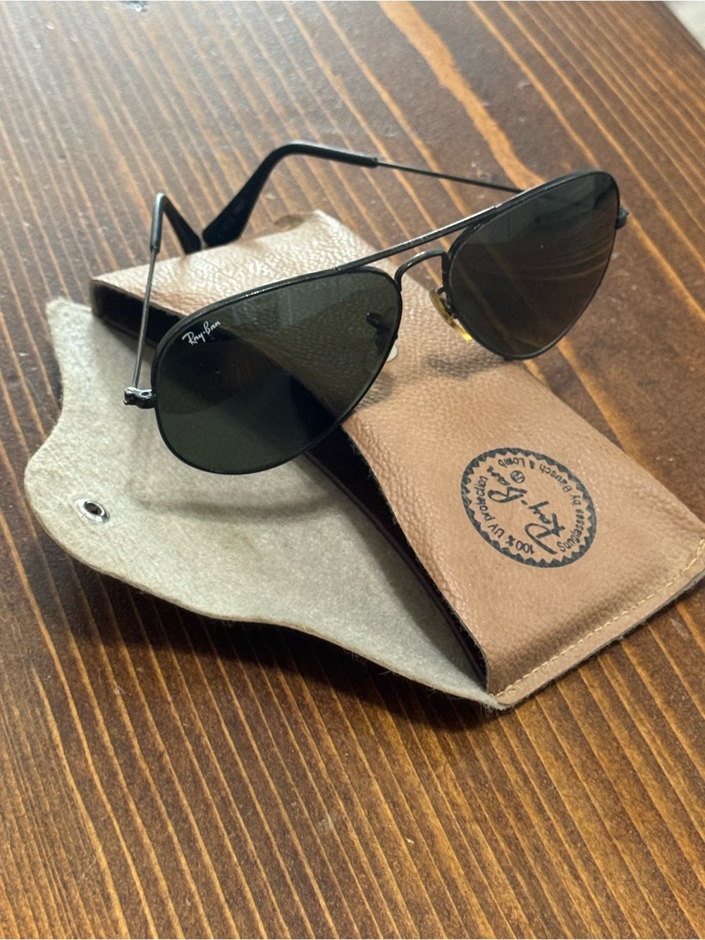 Vintage Ray-Ban B&L Aviator L2823 VUAS Black Sunglasses USA with Original Case